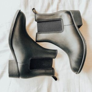 Urban Outfitters Chelsea rain boots.